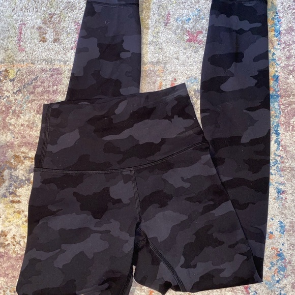 Lululemon High-Rise Align Leggings Camo - Picture 2 of 2